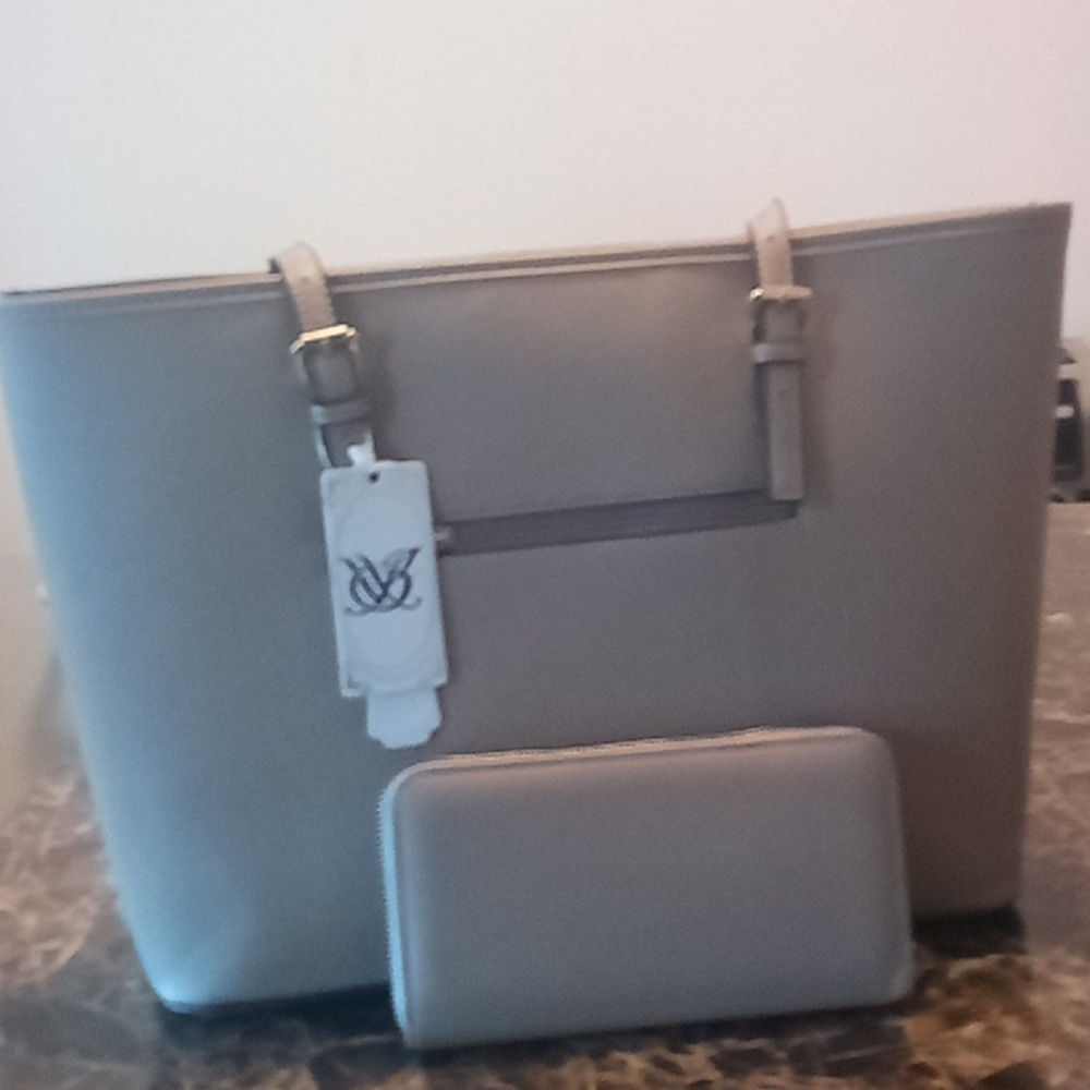 Large Tan Tote With Matching Wallet